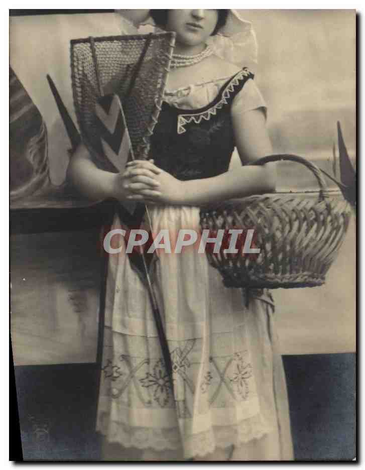 Fantaisie - Femme - Woman with shrimpers net - Pecheuse de crevettes - CPA 