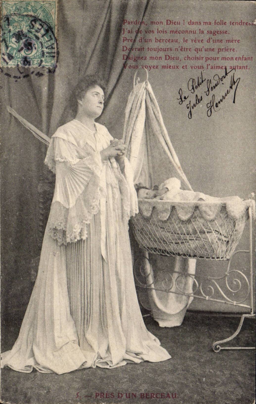 Fantaisie - Femme - Bebe - berceau - baby in a cradle - praying Mother CPA 