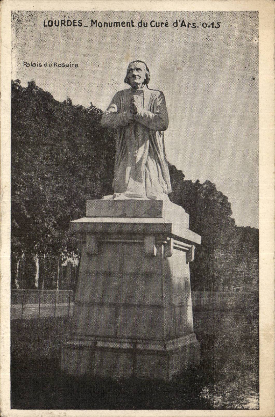 CPA Lourdes Monument du cure d'Ars
