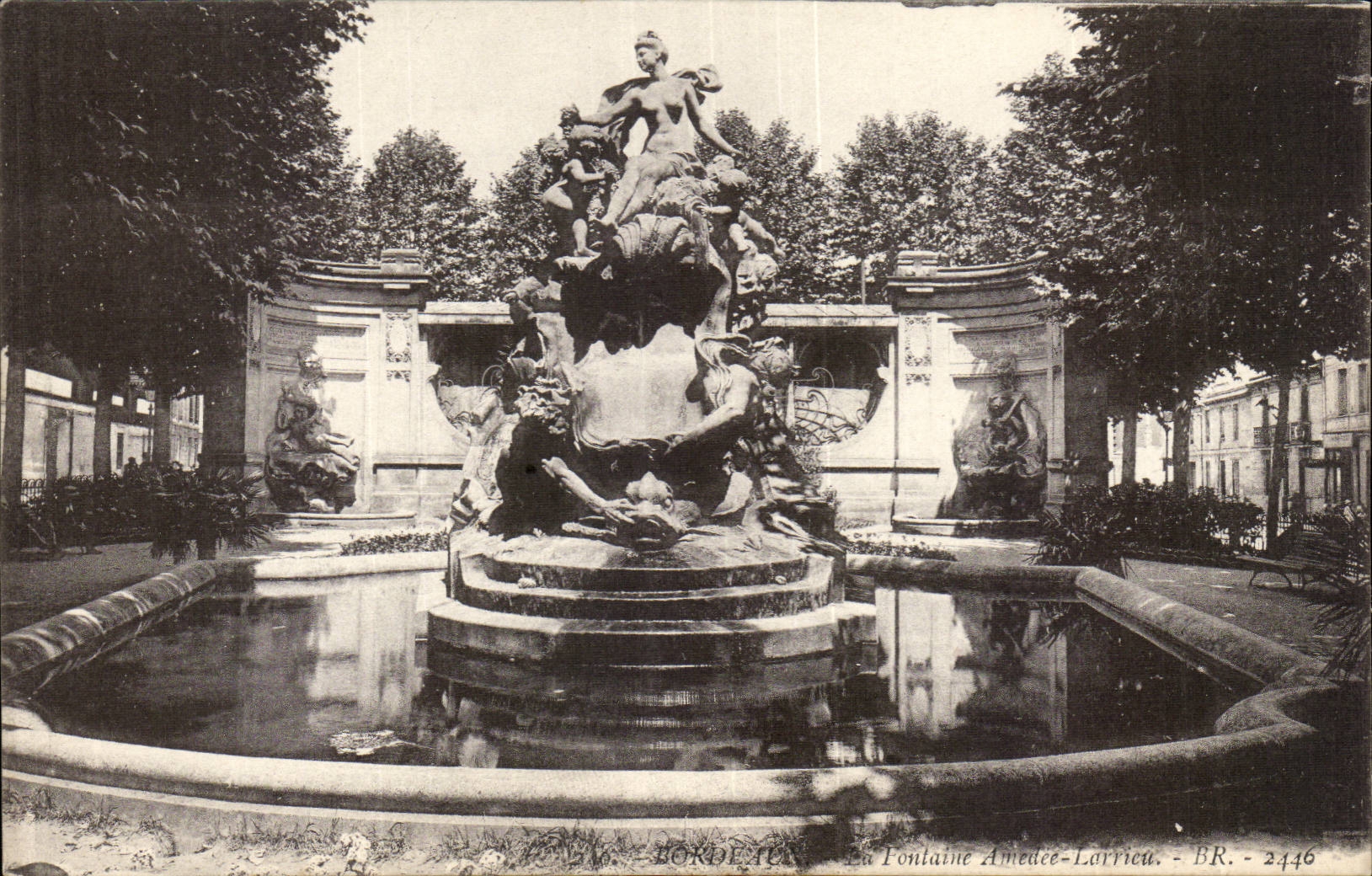 CPA Bordeaux la fontaine Amedee Larrieu