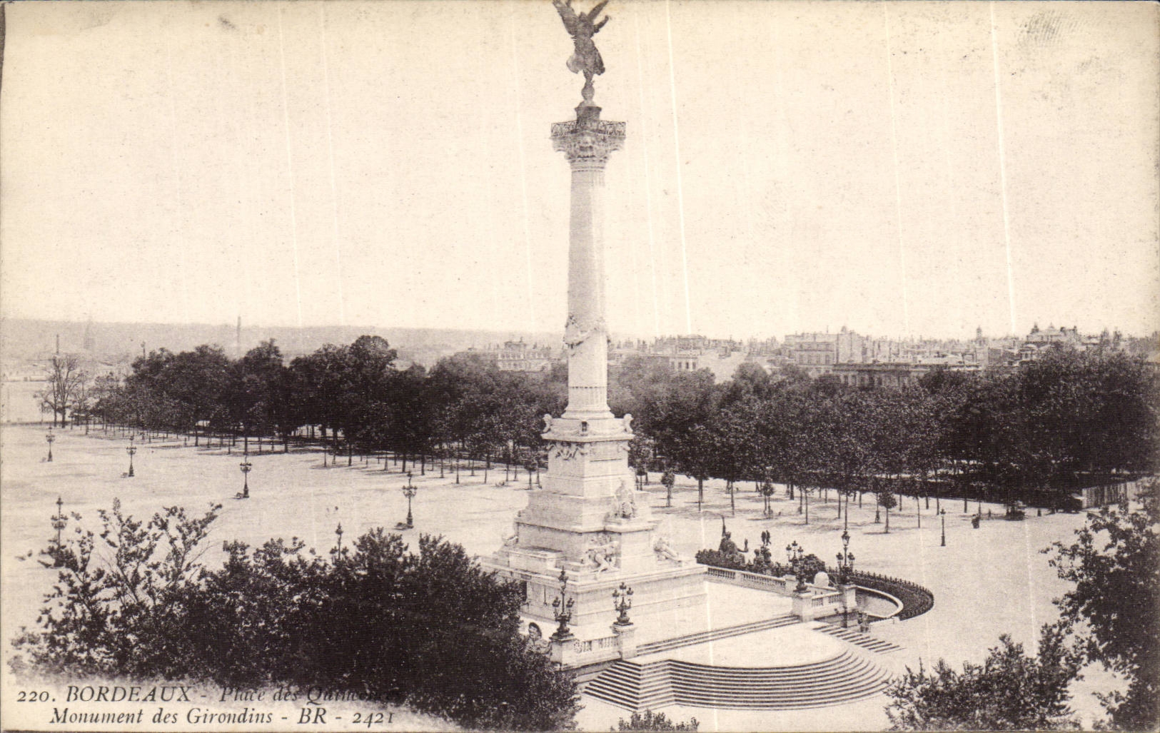 CPA Bordeaux Place des Quinconces Monument des Girondins