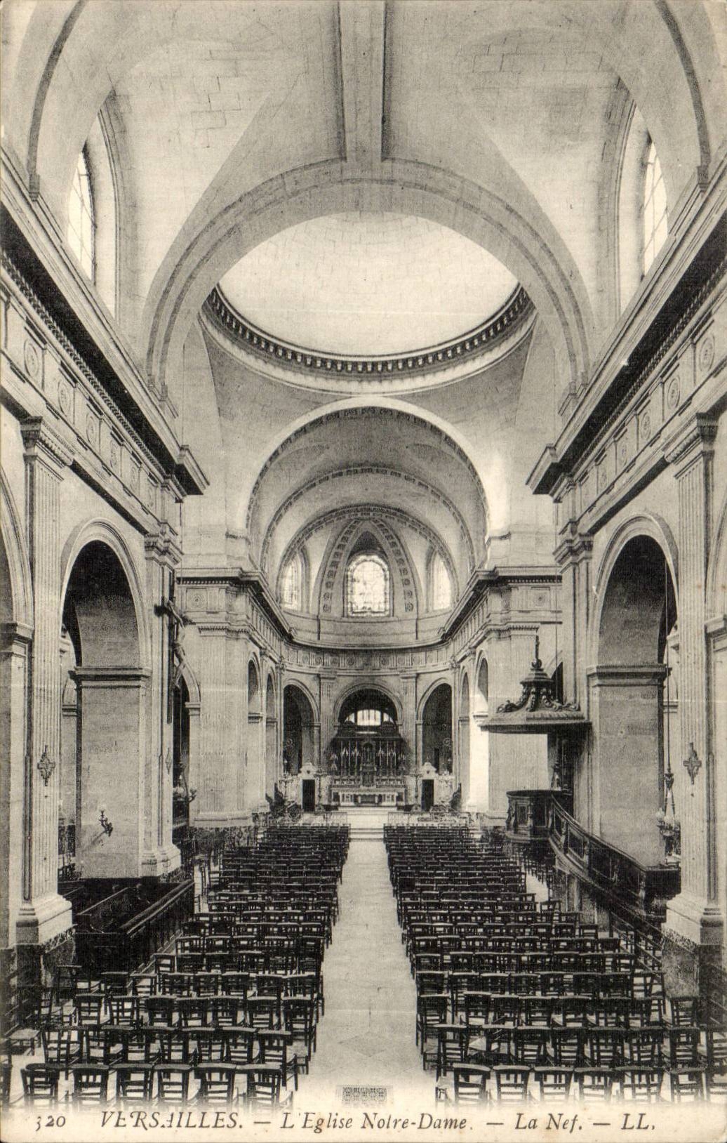 CPA Versailles L'eglise Notre Dame La nef