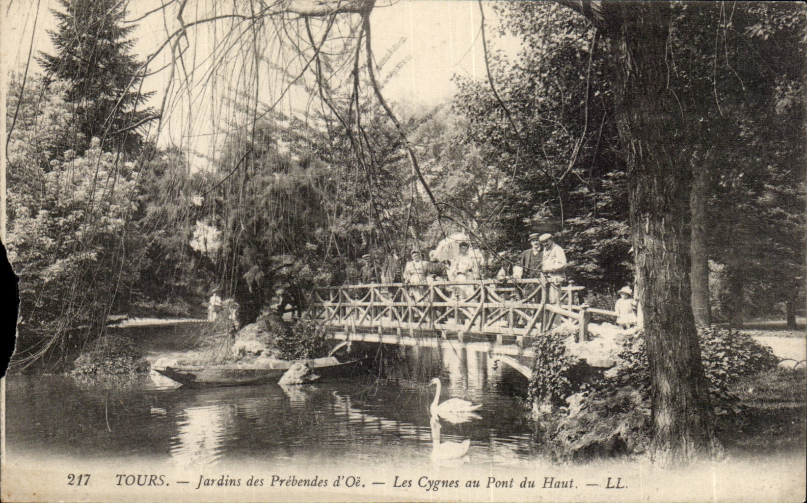 CPA Tours Jardins des Prebendes d'Oe Les cygnes au pont du haut