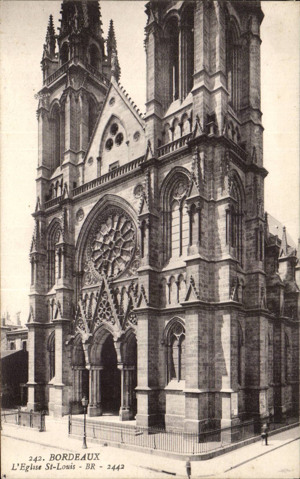 CPA Bordeaux L'eglise Saint Louis