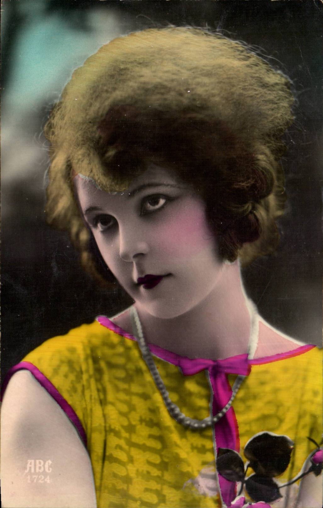 CPA FAntaisie Femme