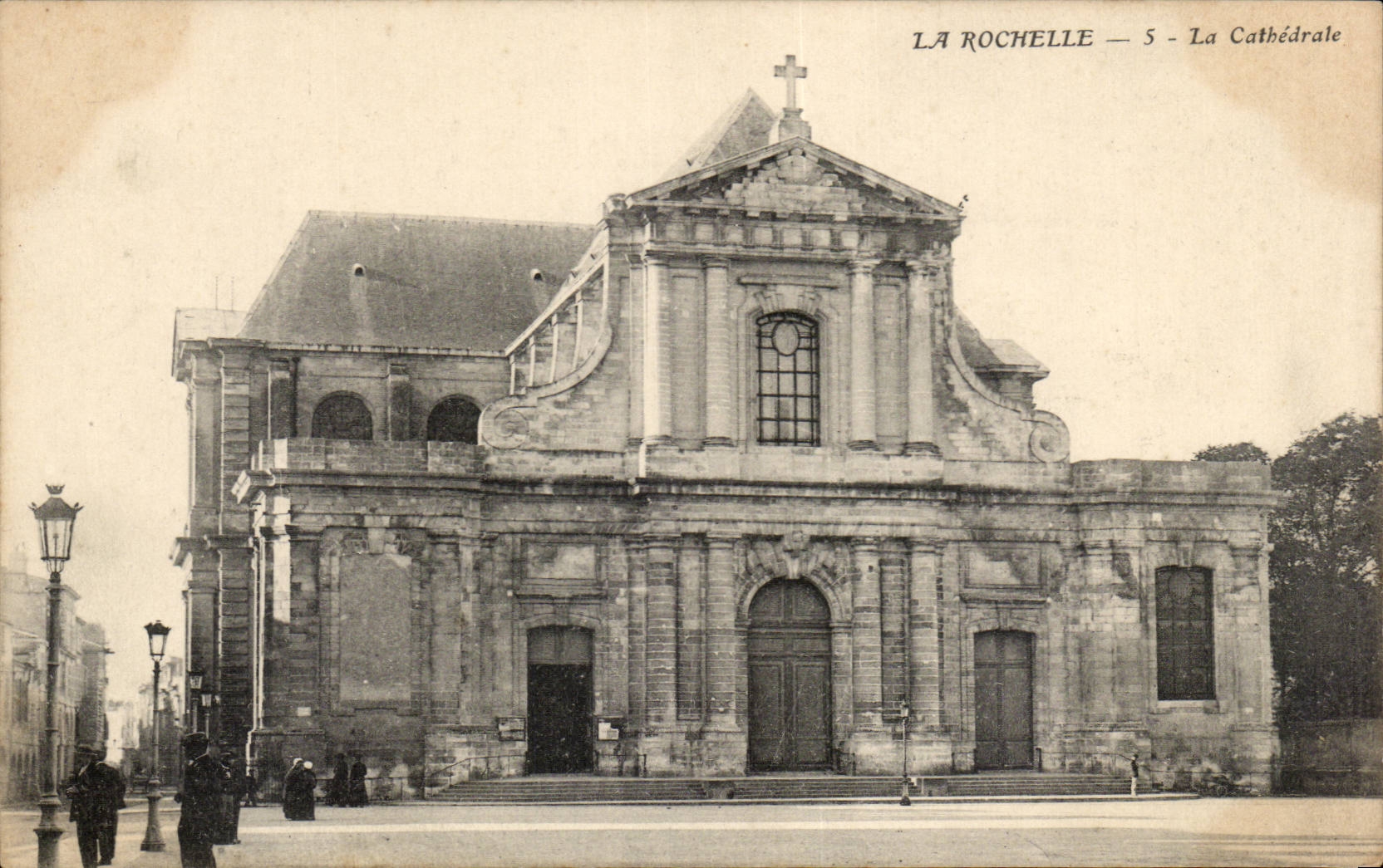 CPA La Rochelle La cathedrale