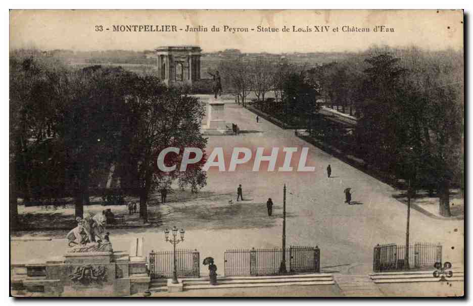 CPA Montpellier Jardin du peyrou Statue de Louis XIV et chateau d'eau