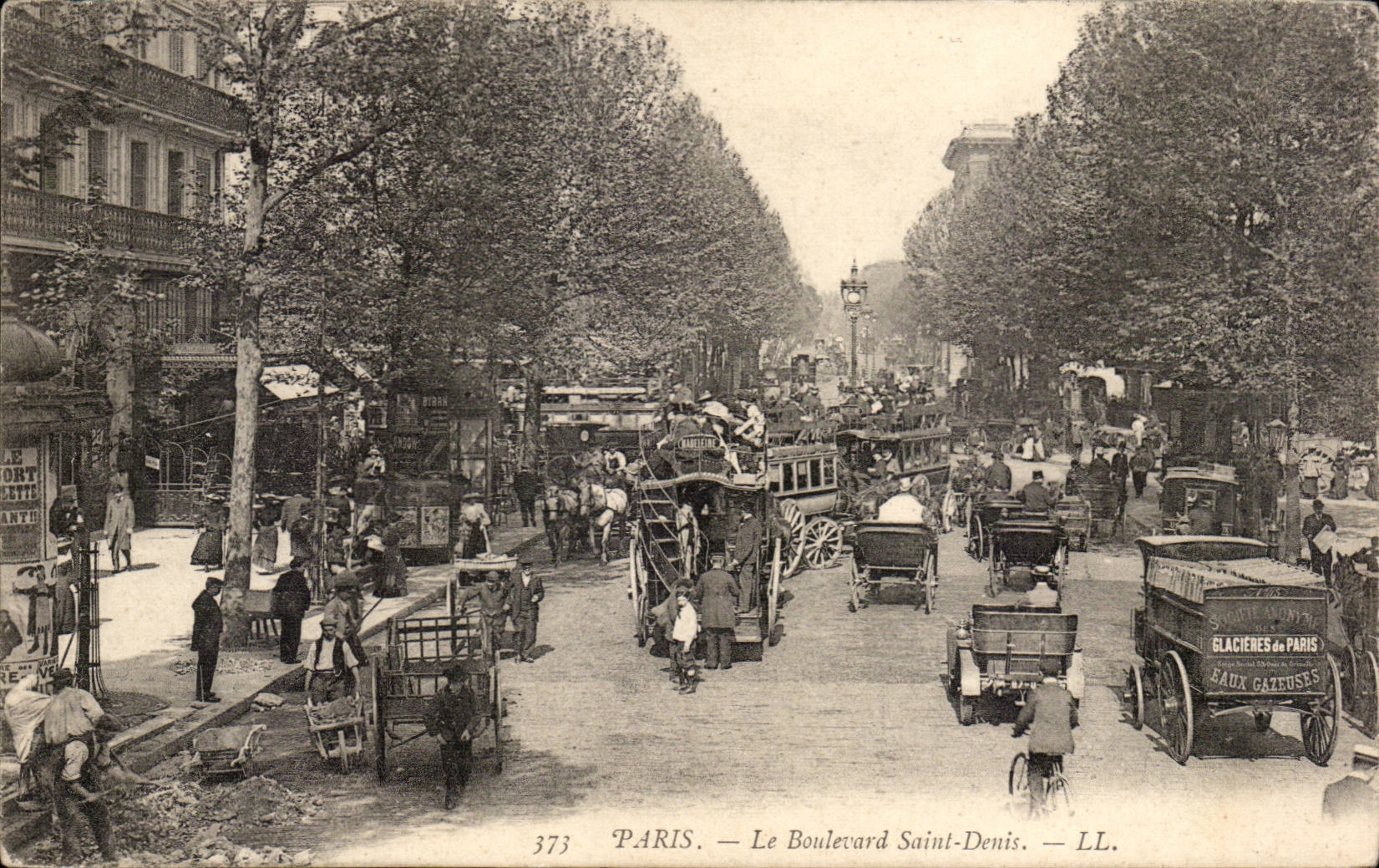 Paris CPA Le boulevard Saint Denis