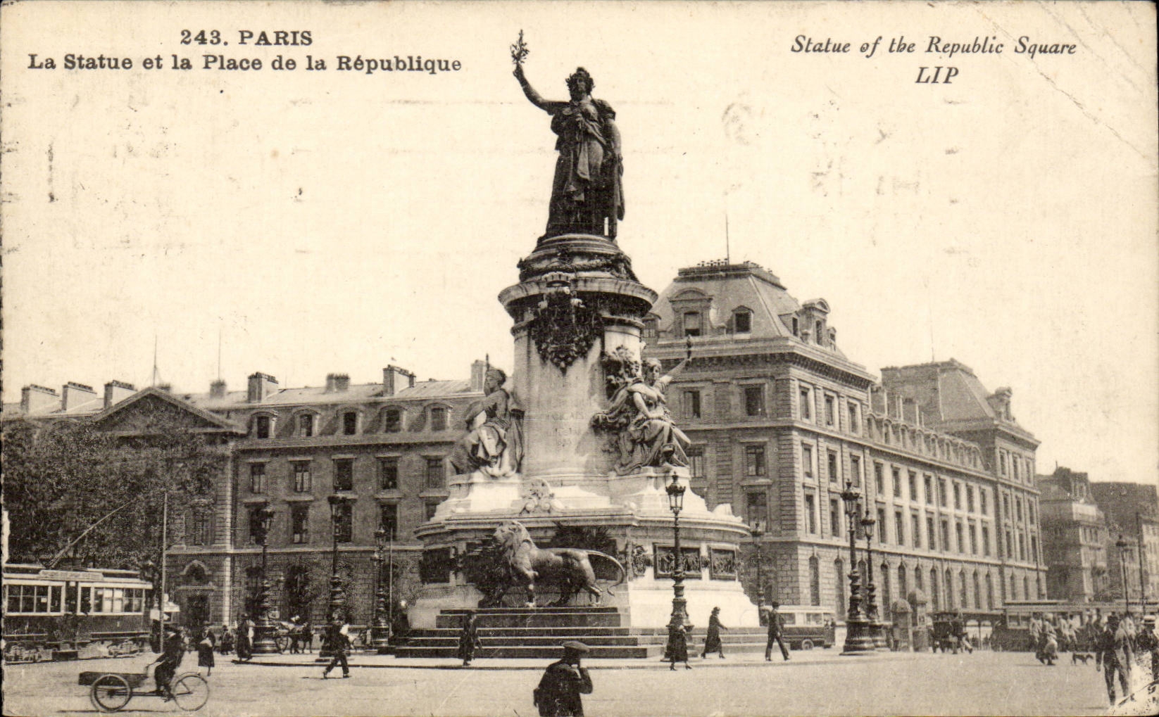 Paris CPA La statuet et la place de la Republique