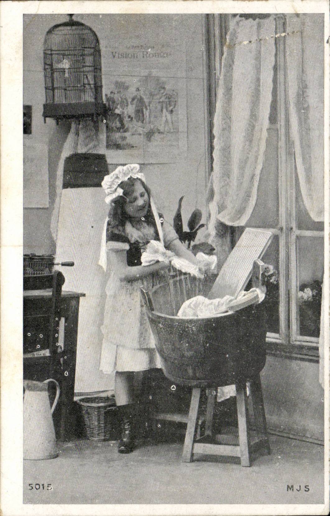 CPA Fantaisie Jeune fille et landau