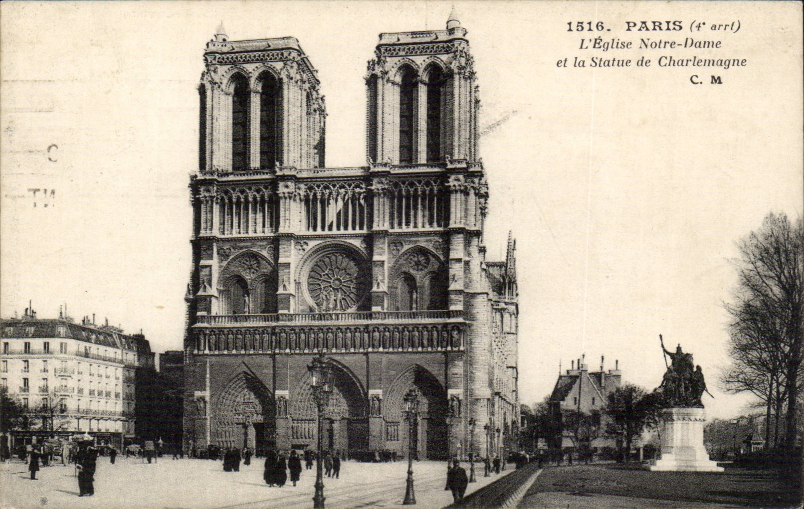 Paris CPA Eglise Notre DAme et la statue de Charlemagne