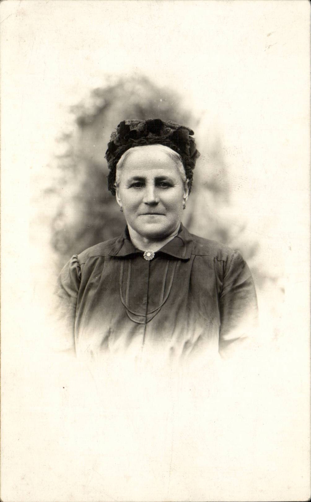 CPA Fantaisie Vieille femme