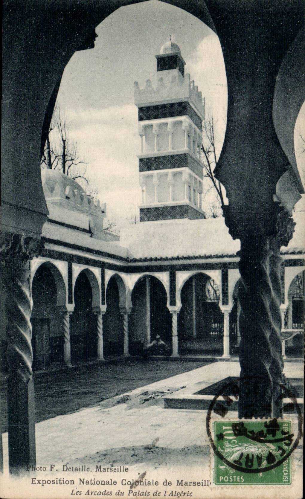CPA Exposition coloniale de Marseille Les arcades du palais de l'Algerie