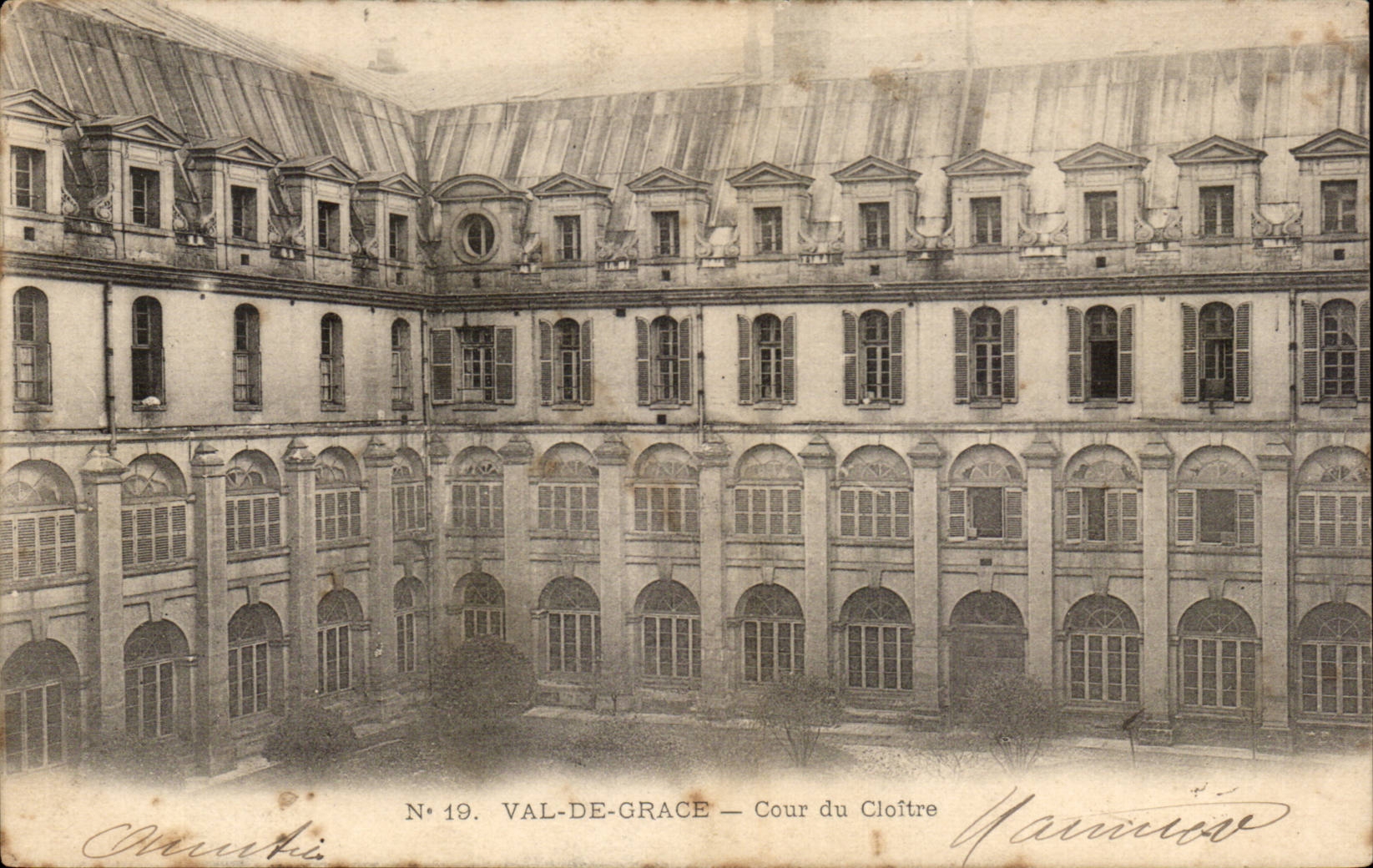 Paris CPA Val de Grace Cour du cloitre