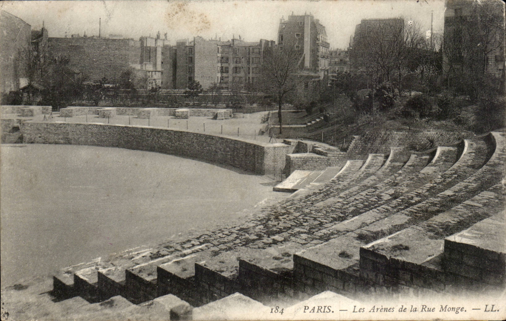 Paris CPA Les arenes de la rue Monge
