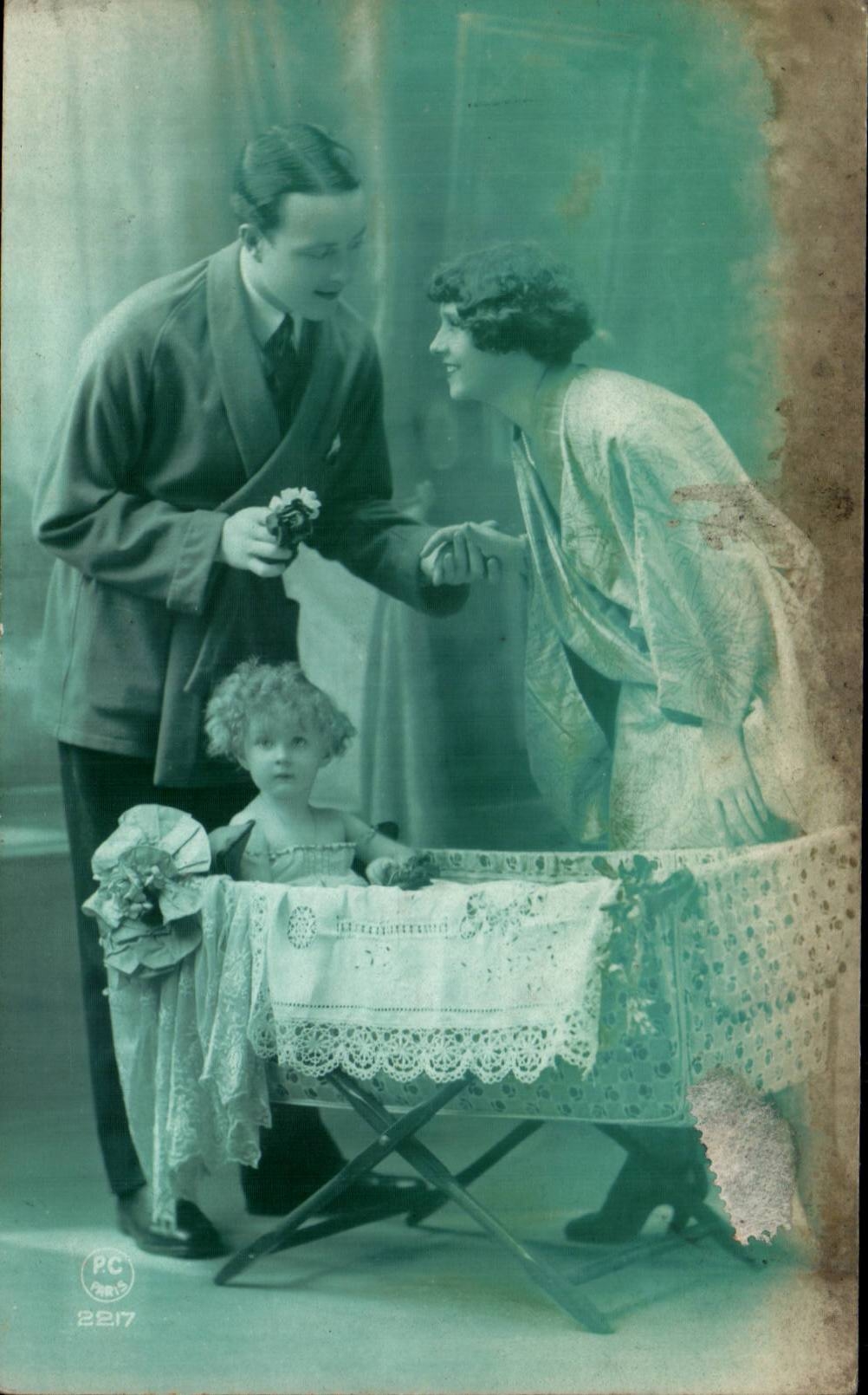 CPA Fantaisie Enfant Femme et couple