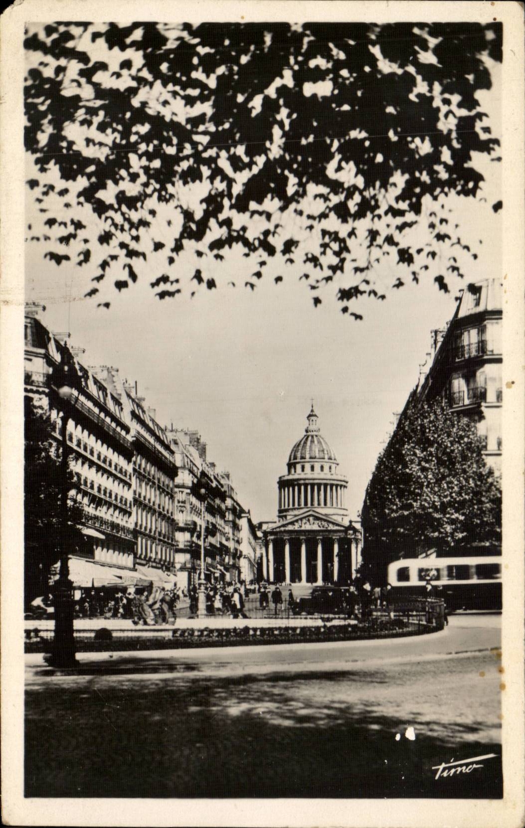 Paris CPA La rue Soufflot et le Pantheon