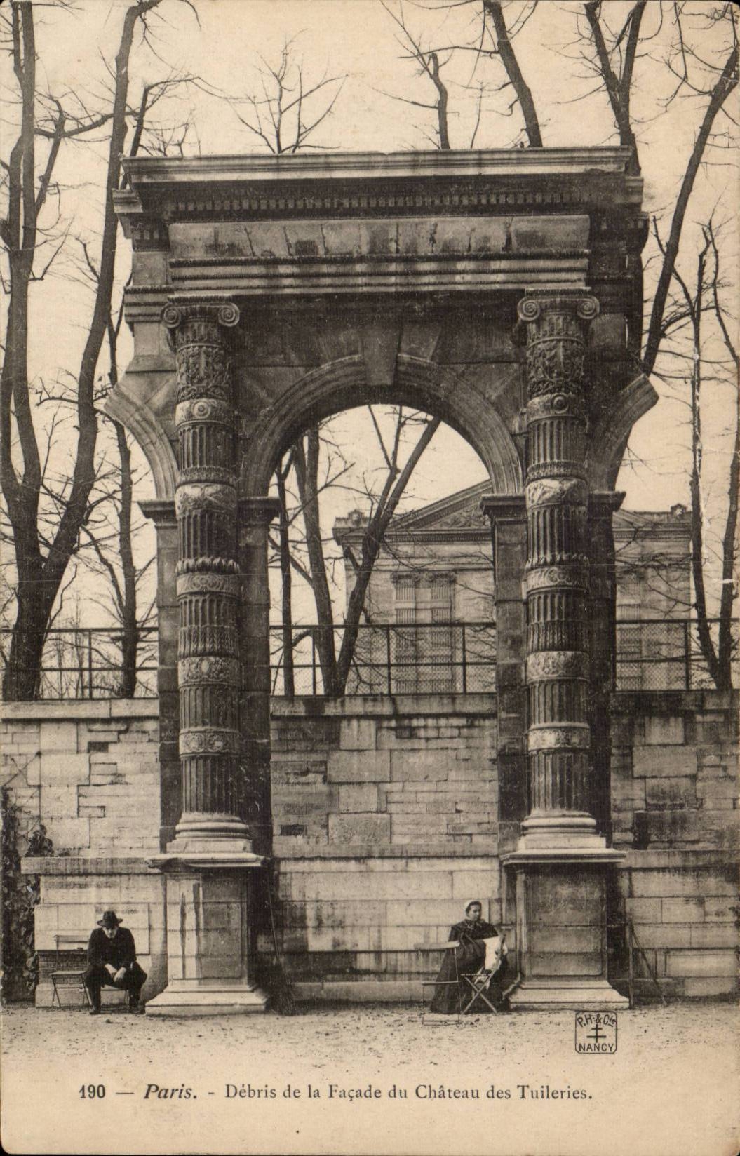 Paris CPA Debris de la facade du chateau des Tuileries