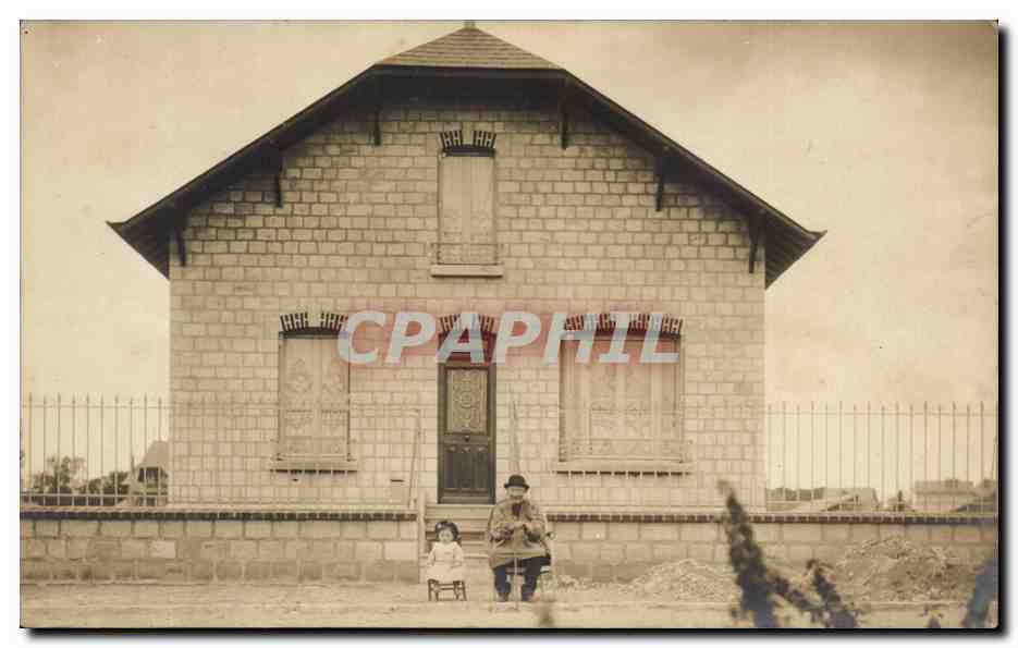 CPA CARTE PHOTO Maison Vieillard et enfant