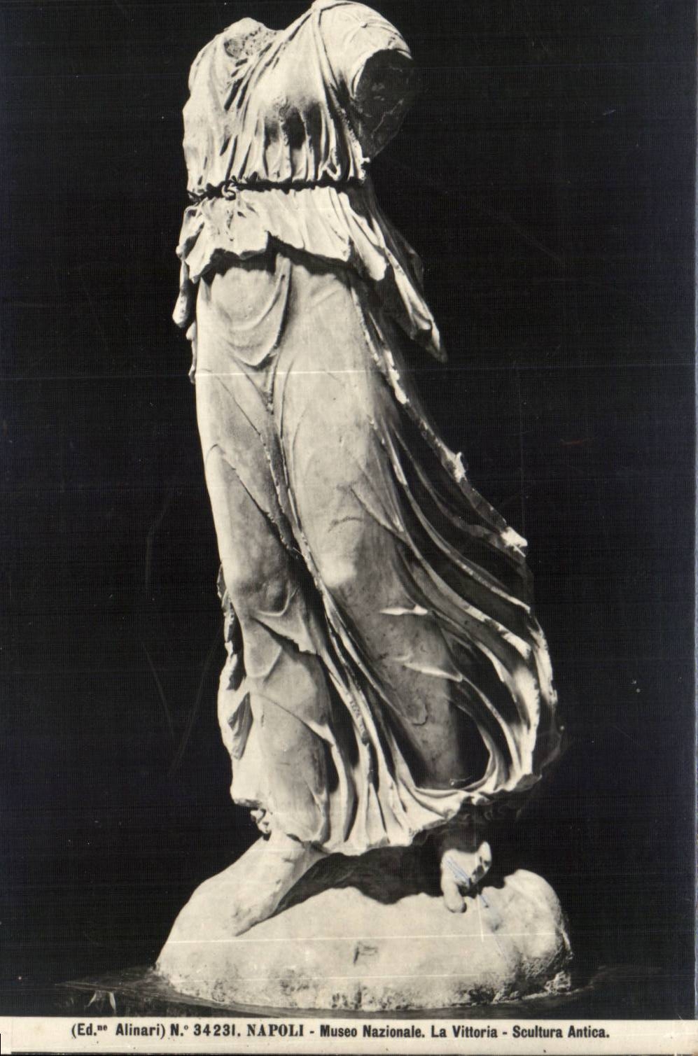 Statue der Siegesgöttin — Nationalmuseum — Ed. Alinari Nr. 34231