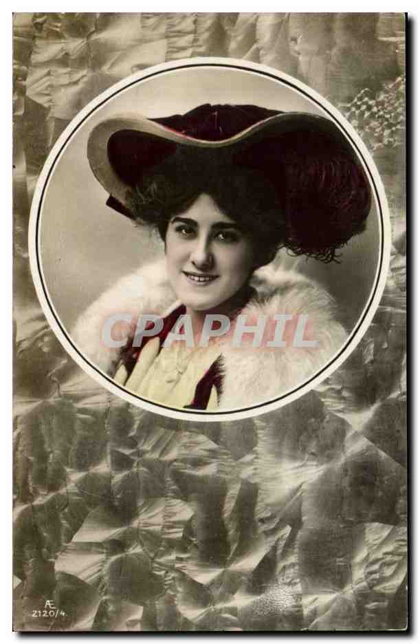 Femme en chapeau à plumes — portrait encadré — AE 2120/4