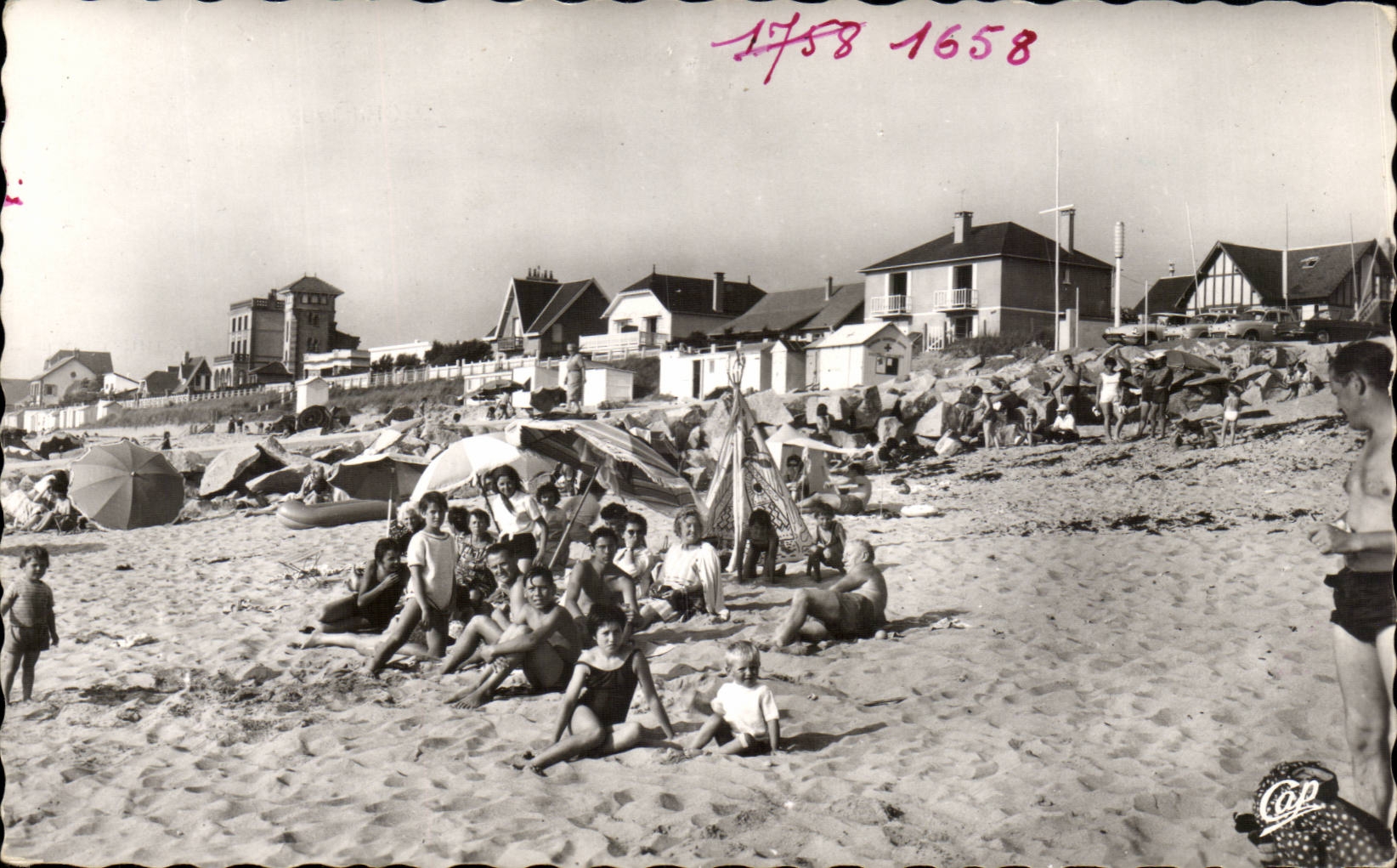 CPM Jullouville La plage et les villas