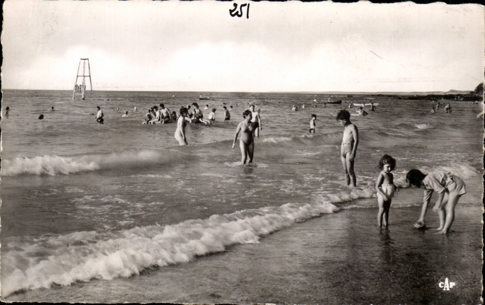 CPM Granville Scenes de plage