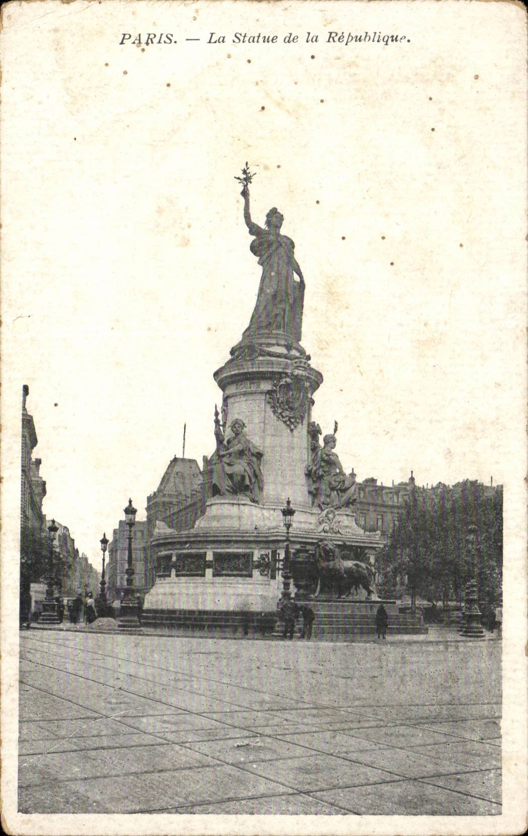 Paris CPA la Statue de la Republique