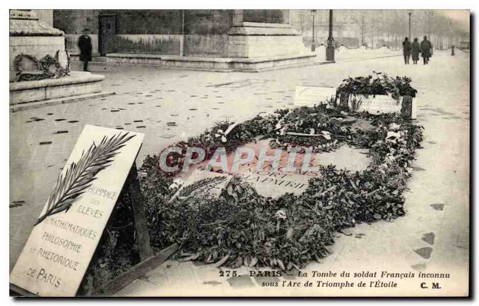 Paris CPA La tombe du soldat inconnu sous l'arc de triomphe de l'etoile