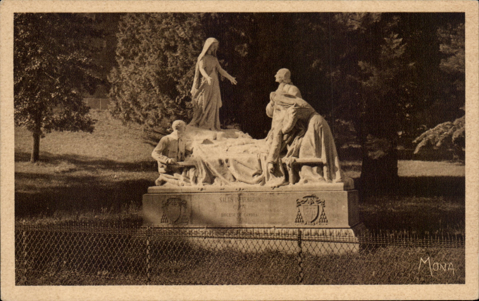 CPA Lourdes Le monument du diocese de Cambrai par Jules Dechin