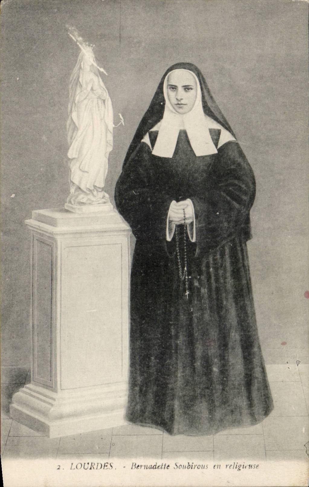 CPA Lourdes Bernadette Soubirous en religieuse