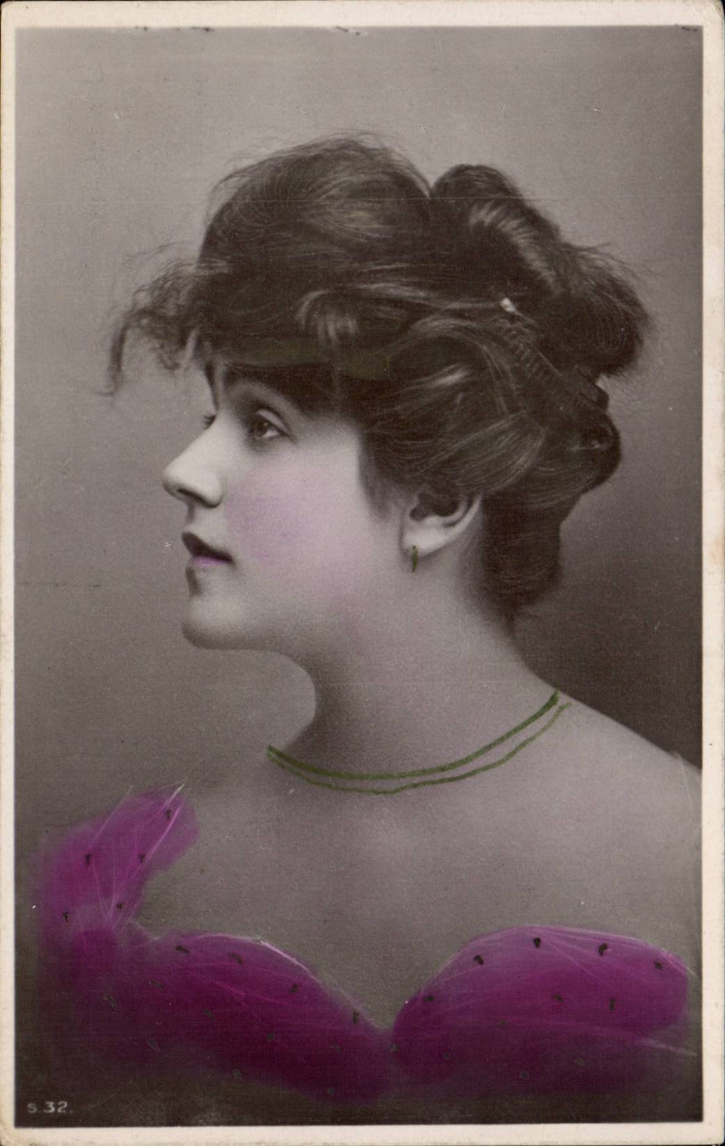 CPA Fantaisie Femme