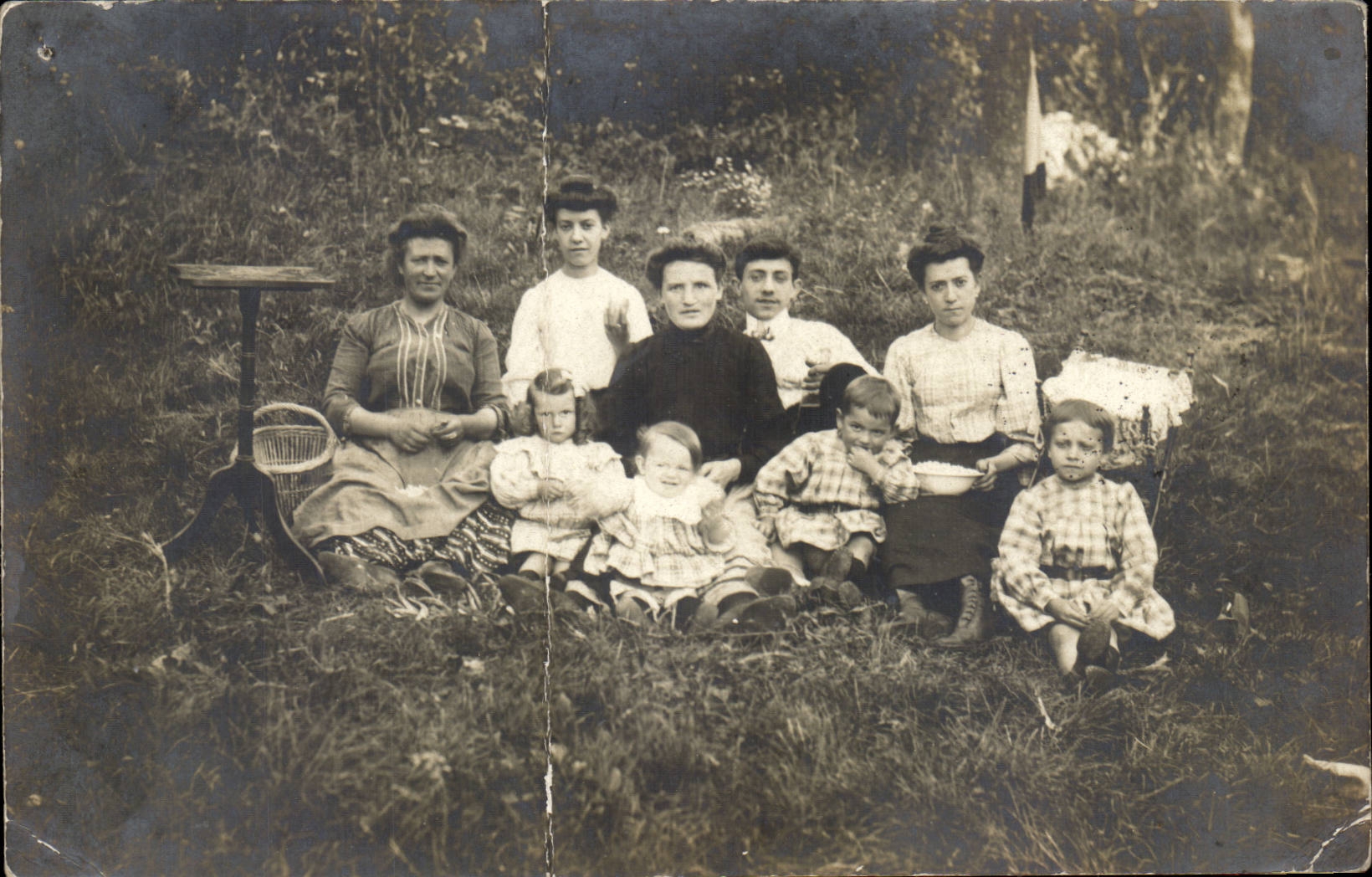 CARTE PHOTO Femmes et enfants Haute Garonne