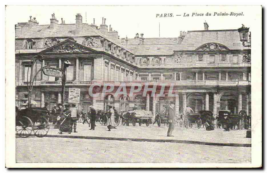 Paris CPA La place du Palais Royal