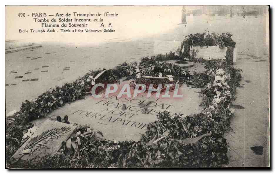 CPA Paris Arc triomphe de l'etoile Tombe du soldat inconnu et la flamme du souvenir