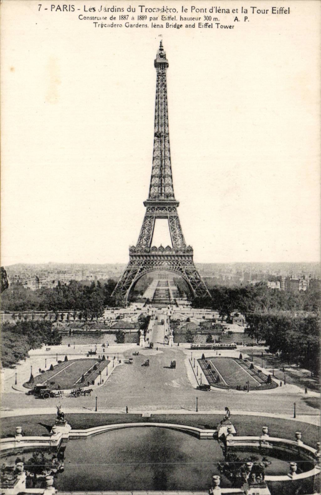 CPA Paris Jardins du Trocadero le pont d'Iena et la Tour Eiffel