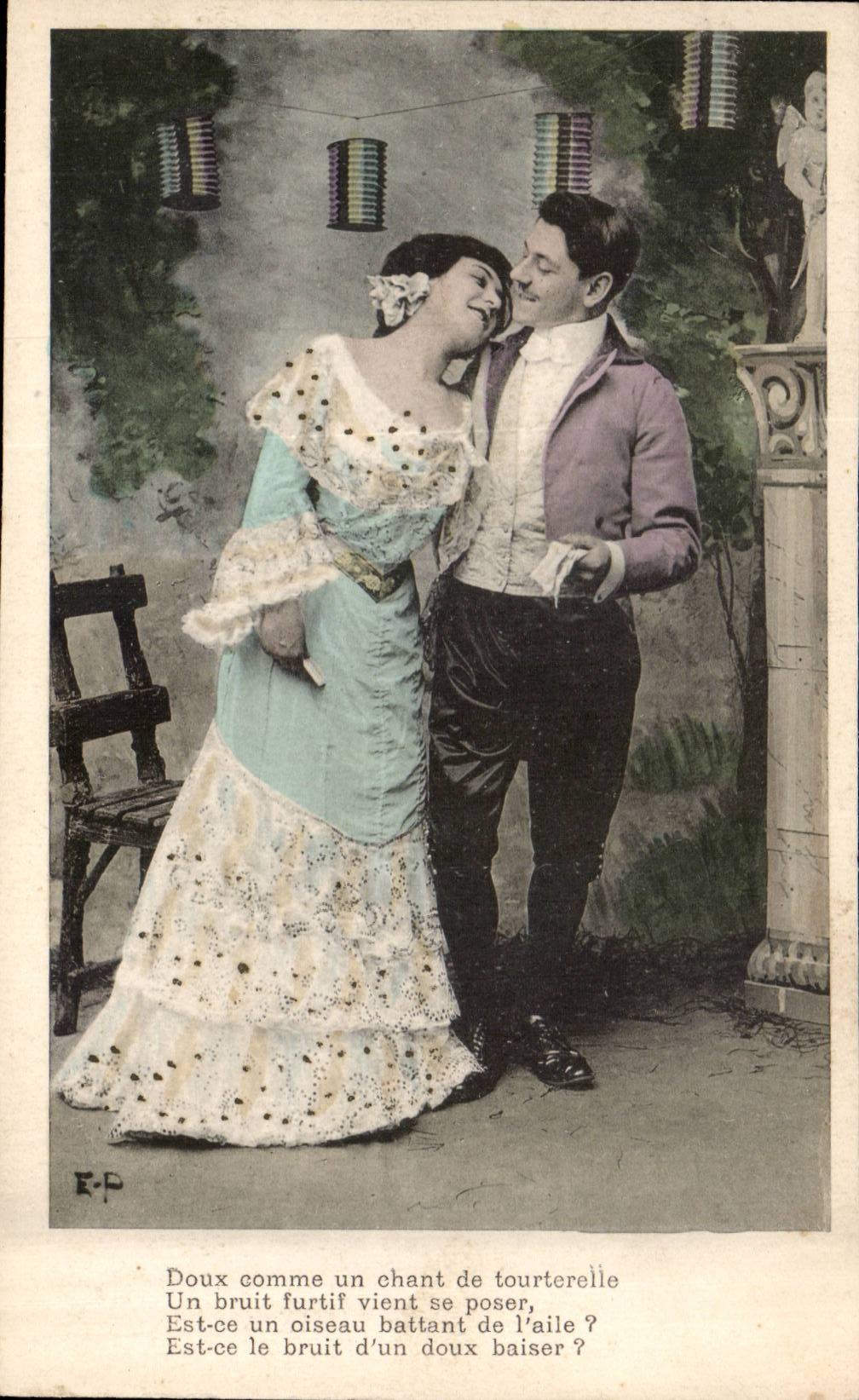 Jeune couple en extérieur — scène romantique — E.P. n° ?