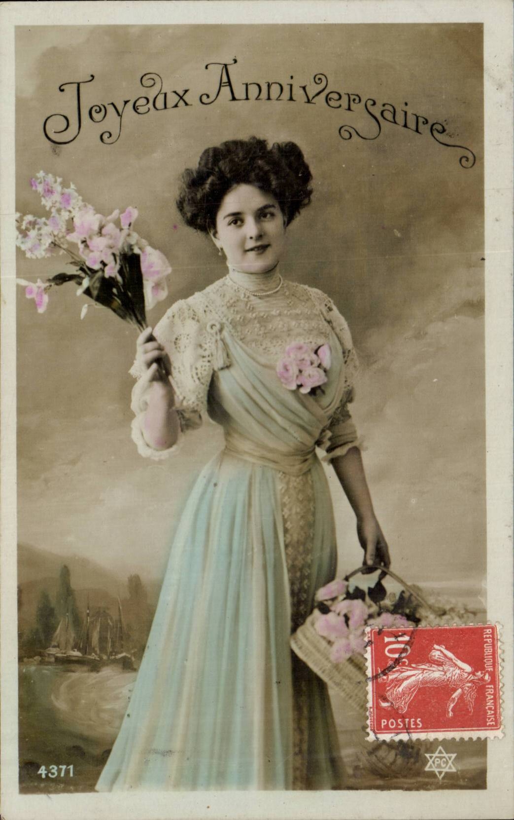 Femme en robe à dentelle — anniversaire — éditeur inconnu, n° 4371