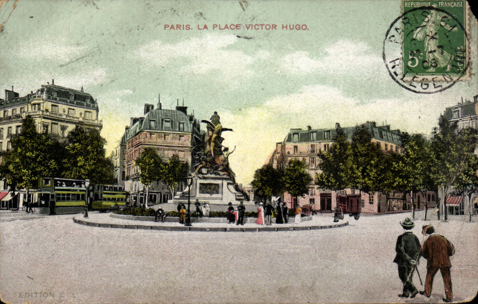 Paris CPA La place Victor Hugo