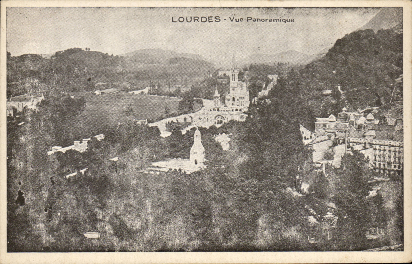 CPA Lourdes Vue panoramique