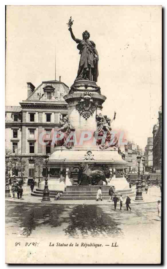 Paris CPA Statue de la Republique