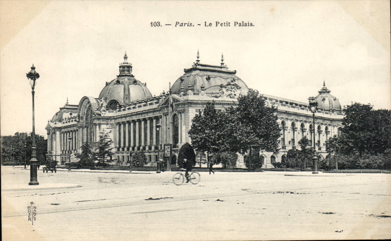 Paris CPA Le petit palais