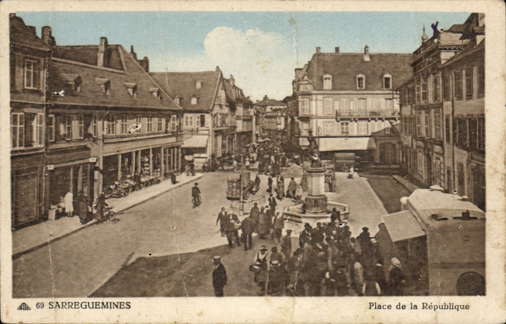 CPA Sarreguemines place de la Republique