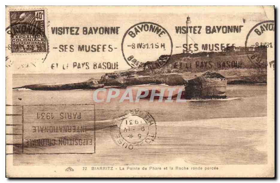 CPA Biarritz La pointe du phare et la roche ronde percee