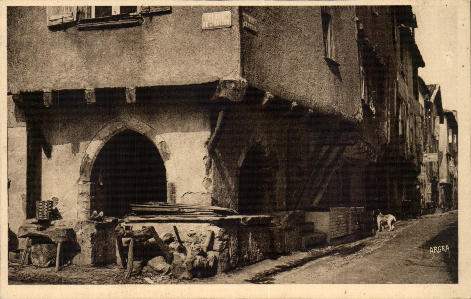 Saint-Céré (Lot) — Vieille Maison, Place de l'Église — Éditeur : Étée des Arts Graphique, Toulouse