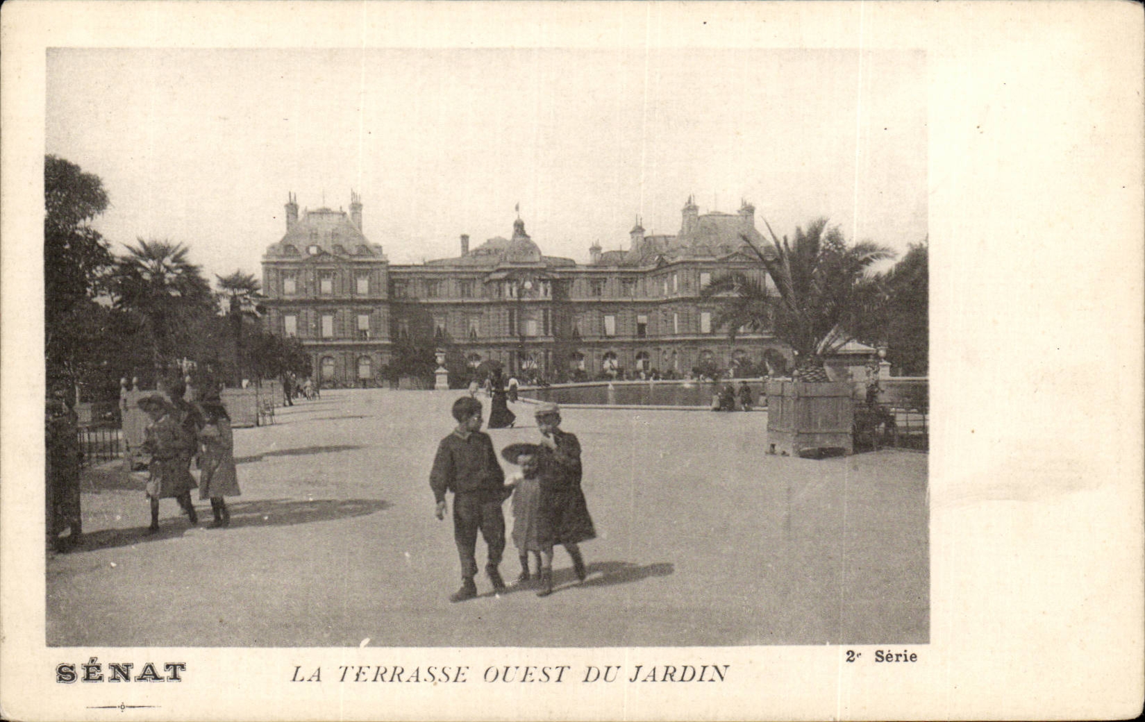 Paris CPA Senat La terrasse Ouest du jardin ( enfants )