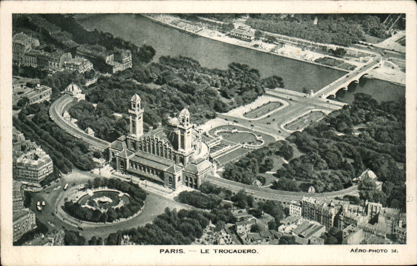 Paris CPA Le Trocadero