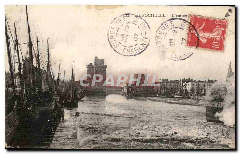 CPA la Rochelle l'entree du port