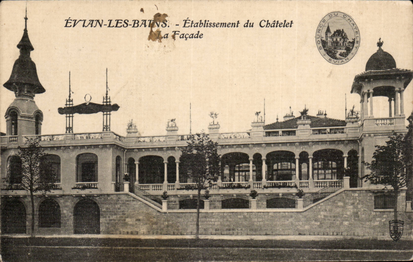 ÉVIAN-LES-BAINS — Établissement du Châtelet — Façade