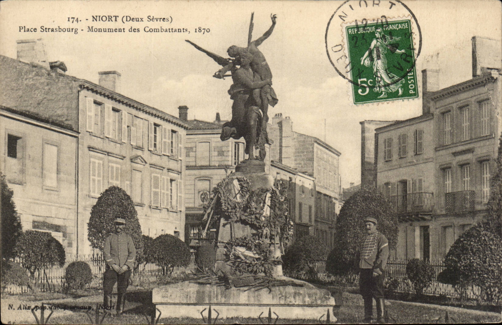 Niort (Deux-Sèvres) — Place Strasbourg, Monument des Combattants, 1870 — N. Aliz, photographe, Niort